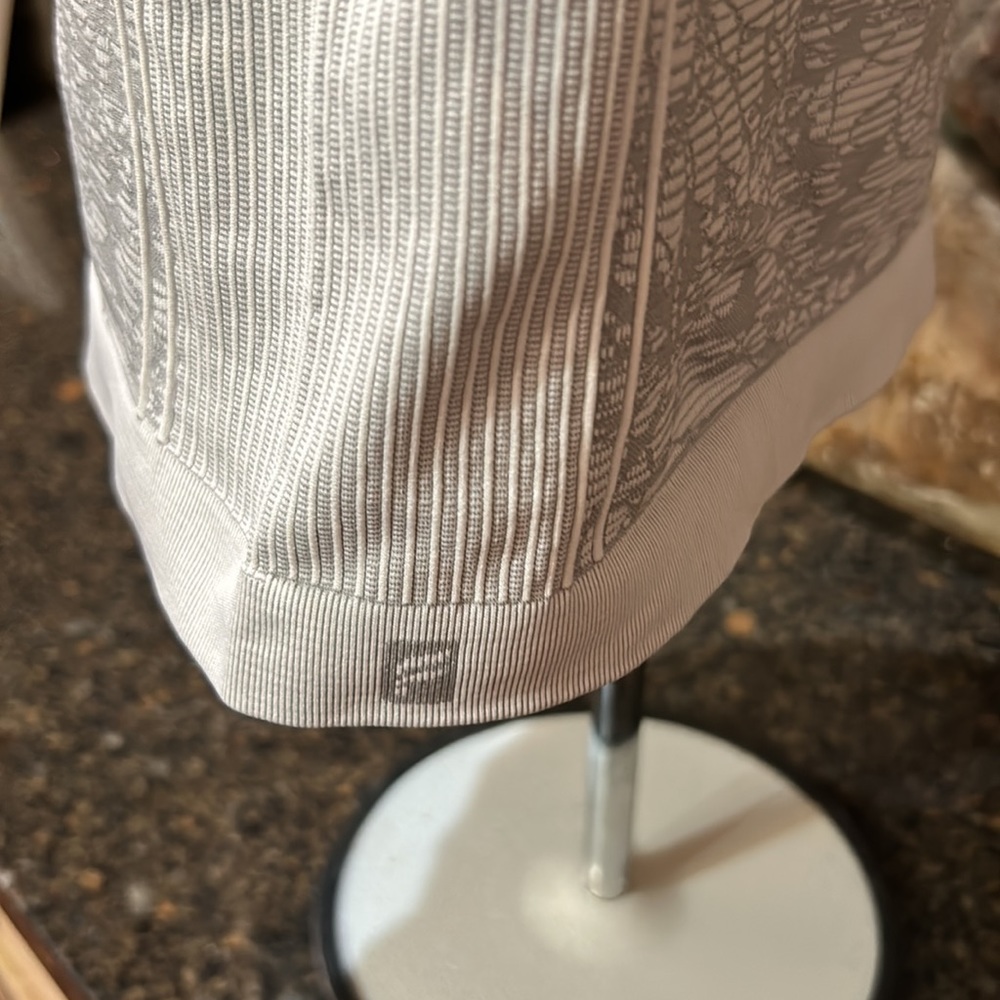 Fabletics Top! - Picture 2 of 4